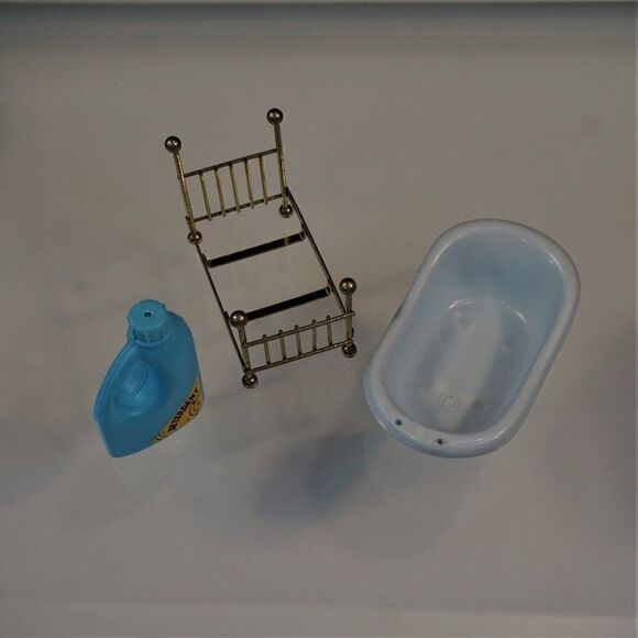 Vintage Child Play Toys Furniture Daybed Bath Tub Laundry Detergent Lot Of 3 - Picture 3 of 3